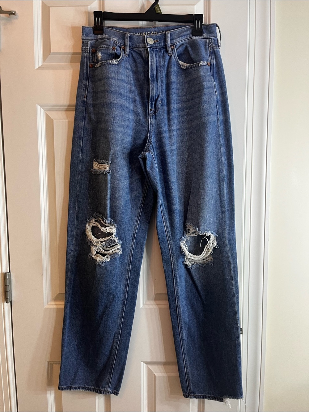 American Eagle Outfitters Distressed Blue Jeans